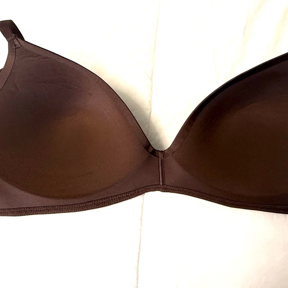 SKIMS Cocoa Wireless T-Shirt Bra - Picture 2 of 4